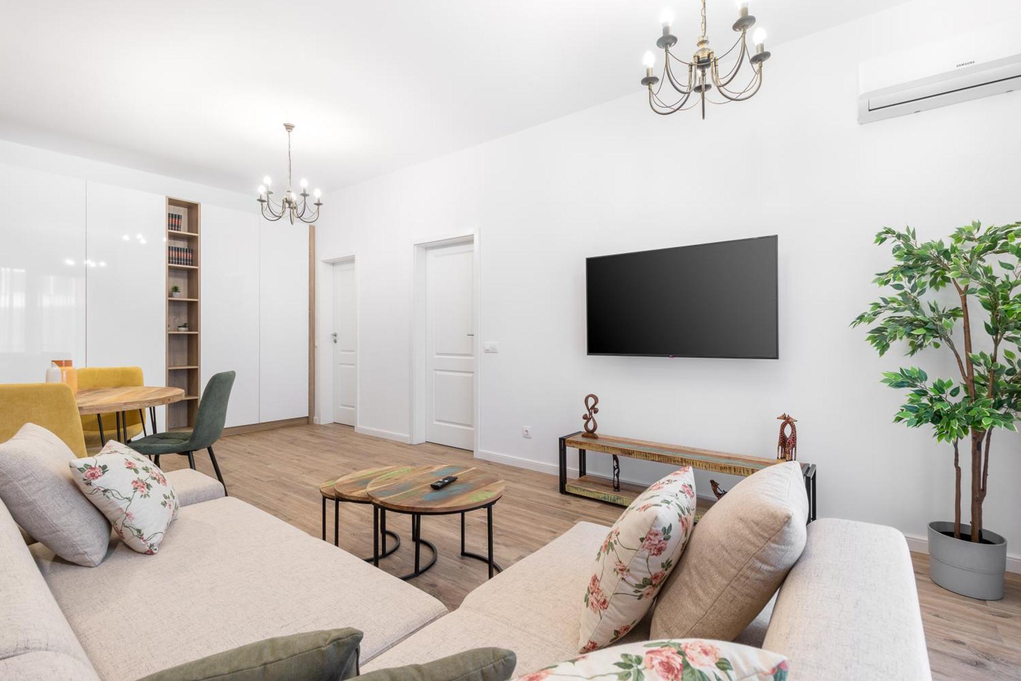 Crisana Flats Appartement Oradea Buitenkant foto